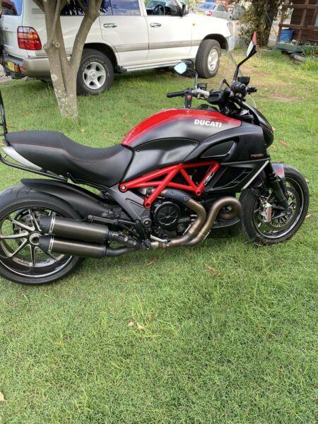 Ducati Diavel Red Carbon