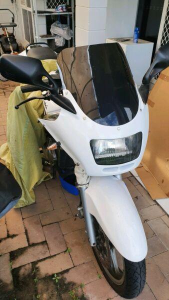 Wanted: Wanted ZZR 250 parts