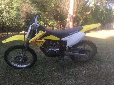 2015 Dr-z 125L 4 Stroke Dirt-Bike Yellow and Black