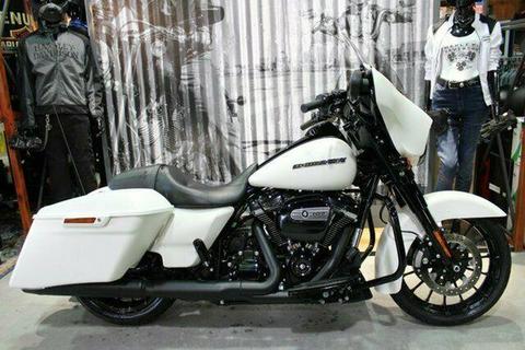 2018 Harley-Davidson FLHXS Street Glide SP (Custom)