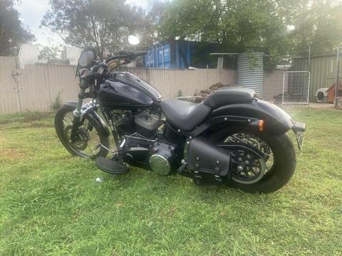 Harley Davidson blackline