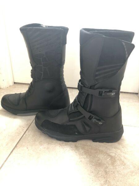 Dririder motorcycle boots brand new never used