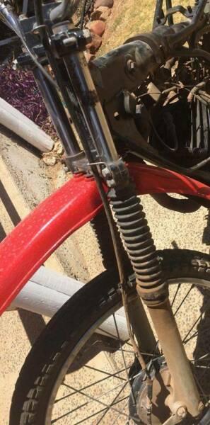 Yamaha DT175 1980 Front Forks and Triples
