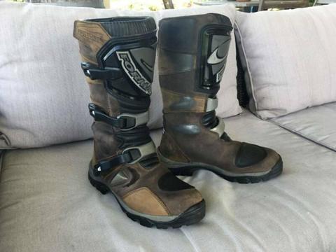FORMA Adventure motorcycle boots