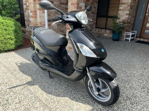 Piaggio Fly 125cc Scooter / Well loved / Yamaha Vespa sym bolwell