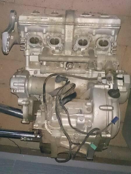 Yamaha 250 low Km 4 cyl engine, gearbox. Accessories separate. GC $230