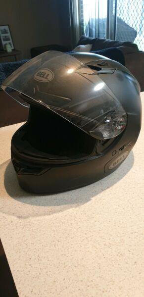 Bell motorcycle helmet size M