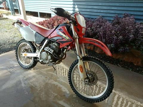 Honda xr250r excellent bike ready to ride