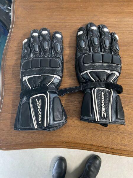 Motorcycle gloves x 2 pairs Size L *SOLD pending payment*