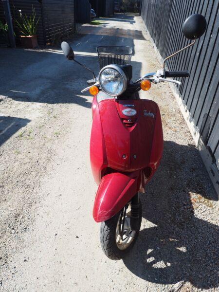 Honda Solo Today Scooter 2006 (50/cc)