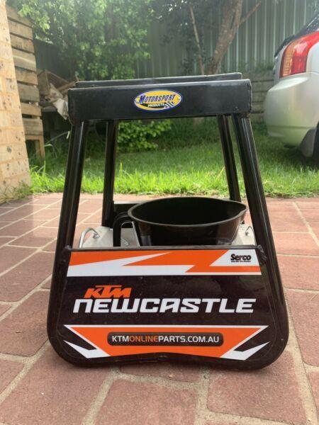Newcastle Ktm oil changing stand brand new
