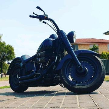 Harley Davidson softail fatboy lo 2009 (MUST SELL)