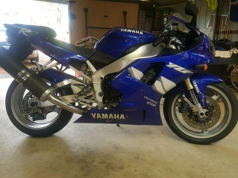 Yamaha 1999 YZF R1