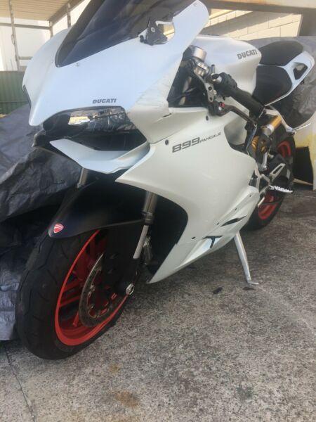 Wrecking Ducati 899 Panigale