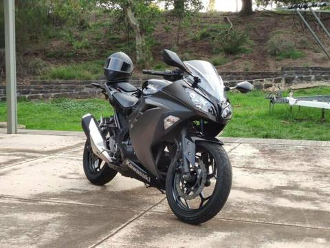 Kawasaki ninja 300 - 2014 perfect