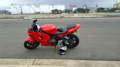 Hyosung GT250R 2009 (LAMS approved sports bike)