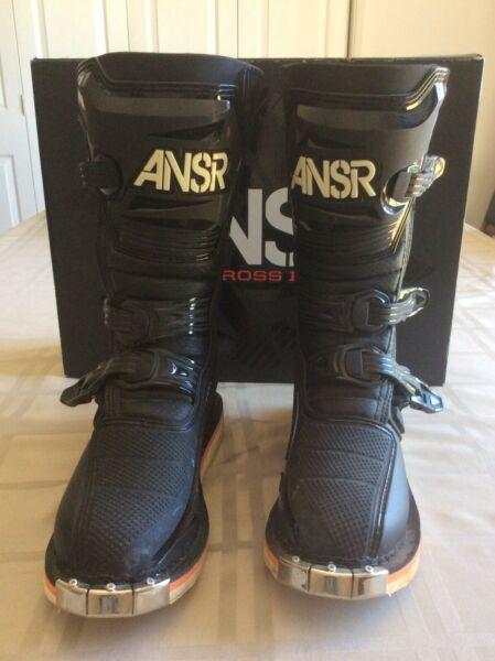 Motocross boots - ANSR kids size 6