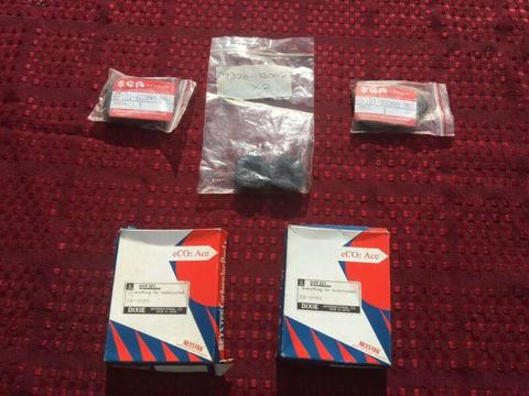 TWO CARBY OVERHAUL KITS FOR A SUZUKI GS1000 and assorted grommets