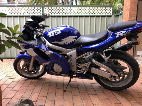 Yamaha R6 motorbike for sale. Very good condition