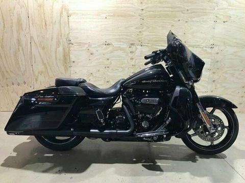 2017 Harley-Davidson FLHXSE CVO Street Glide