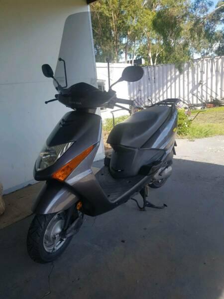 Scooter honda lead 100 with 11 months rego